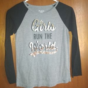 black and gray long-sleeved shirt